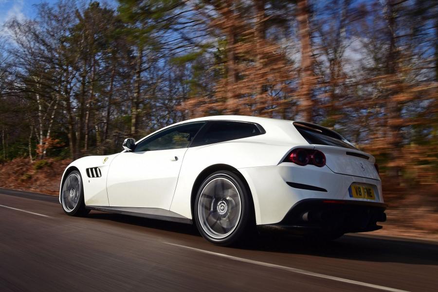  Ferrari GTC4Lusso T 2017 года  (UK) (фото 3 из 18)